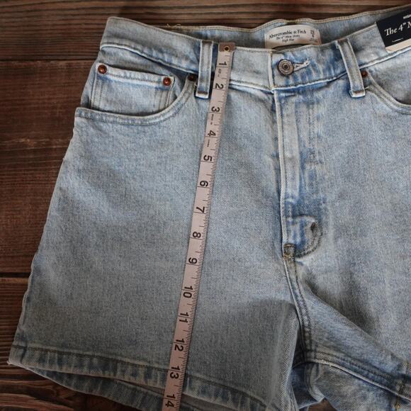 Abercrombie & Fitch Shorts Womens 8 Light Wash 4" Mom High Rise Denim Curve - Picture 10 of 11